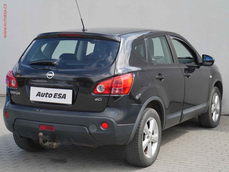 Nissan Qashqai (2009) 2.0dCi 4x4, AC, temp - fotka 4 z 19