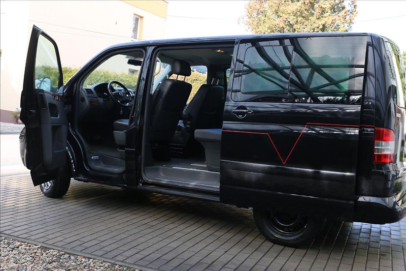 Volkswagen Multivan 2,5 TDi, Tažné , Klima - fotka 13 z 40