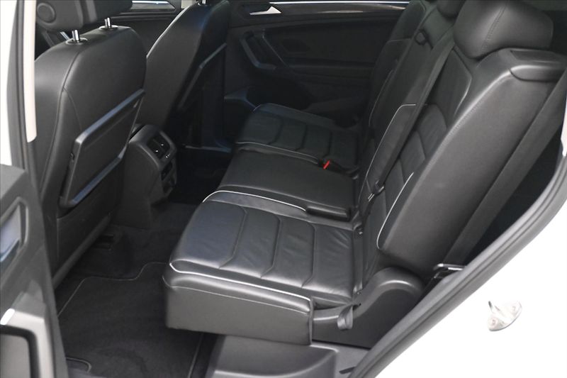 Volkswagen Tiguan Allspace 2,0 TDI 147 kW R-Line 4x4 7Mís - fotka 15 z 35