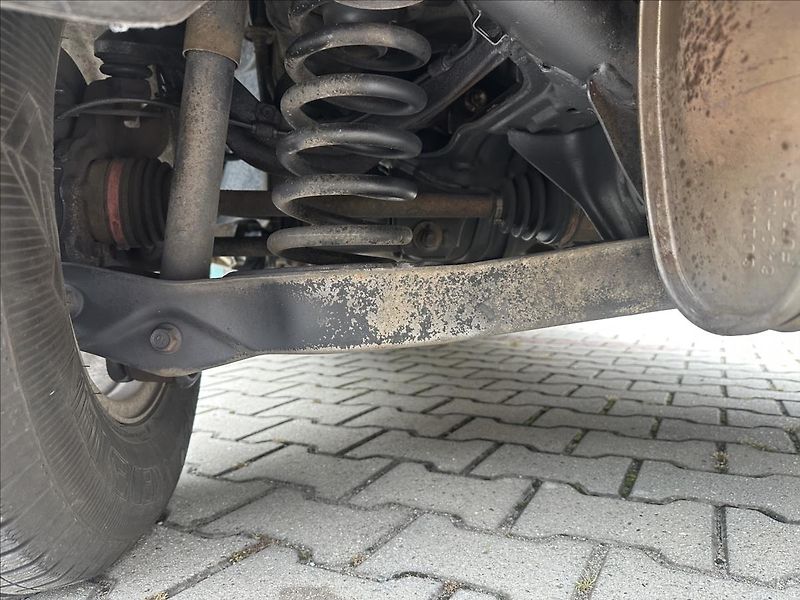 Suzuki Grand Vitara 1,6 4x4 1.majitel - fotka 19 z 22