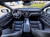 Volvo XC60 B5 AWD /1. maj / výhřev + kola - náhled 14