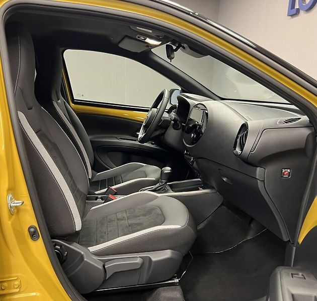 Toyota Aygo 1,5 Hybrid AT GR Sport - fotka 9 z 16