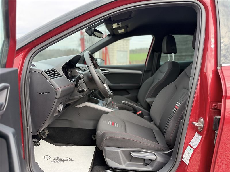 Seat Arona 1,5 FR TSI 110kW NAVI VIRTUAL - fotka 10 z 30