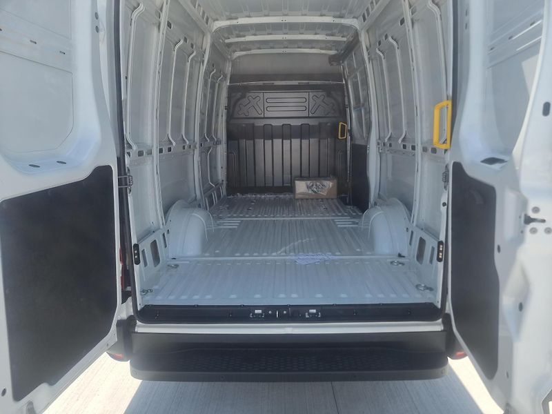 Iveco Daily (2026) 35S14/ L3H2/ 5r. záruka - fotka 7 z 10