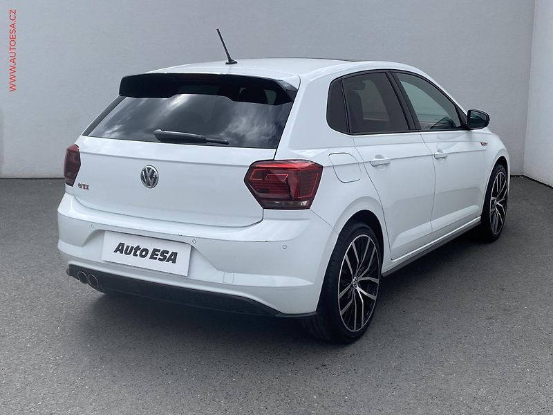 Volkswagen Polo (2018) 2.0TSi, GTi, DSG, LED - fotka 4 z 17