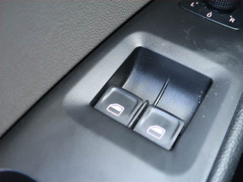 Seat Leon (2015) 1.6 TDI, Navi, Tempomat - fotka 16 z 17
