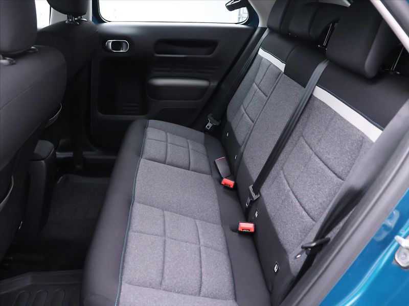 Citroën C4 Cactus 1,2 PureTech 81kW Feel CZ - fotka 14 z 32