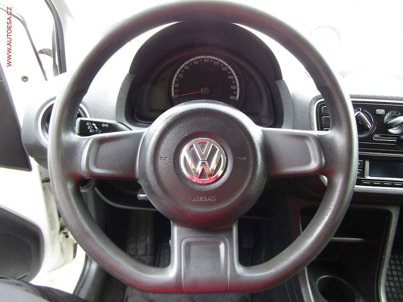 Volkswagen up! (2015) 1.0 MPi, ČR, AC - fotka 15 z 16