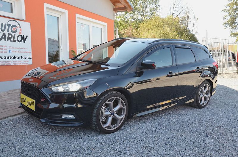 Ford Focus (2015) ST 2.0 184kW RECARO - fotka 3 z 39