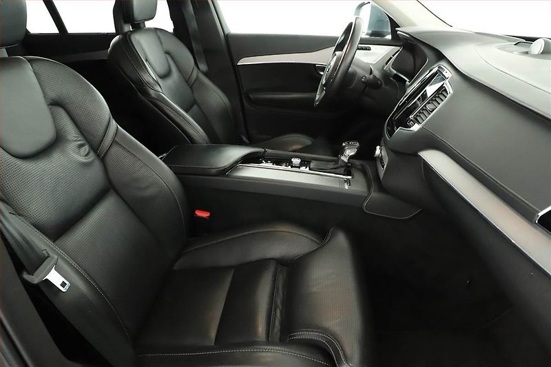 Volvo XC90 (2017) D5 AWD - fotka 7 z 21