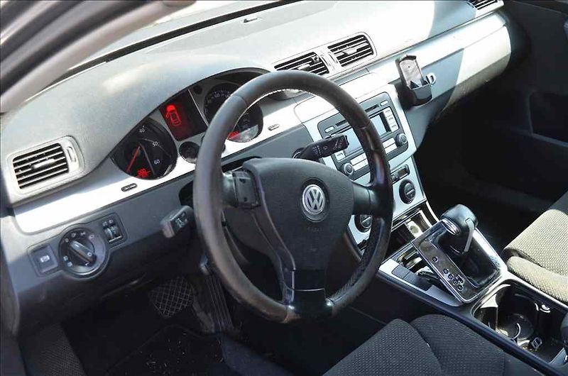 Volkswagen Passat (2007) VARIANT 2,0 TDI DSG - fotka 17 z 29