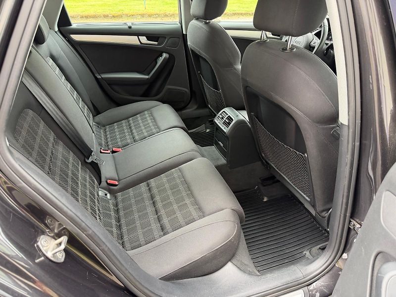 Audi A4 2,0 TDi Quattro /1.maj./ ČR /  - fotka 21 z 30