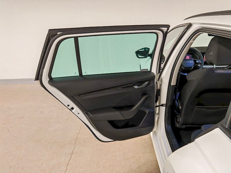 Škoda Octavia (2025) Combi 1.5 TSI 110 kW Selection - fotka 23 z 30