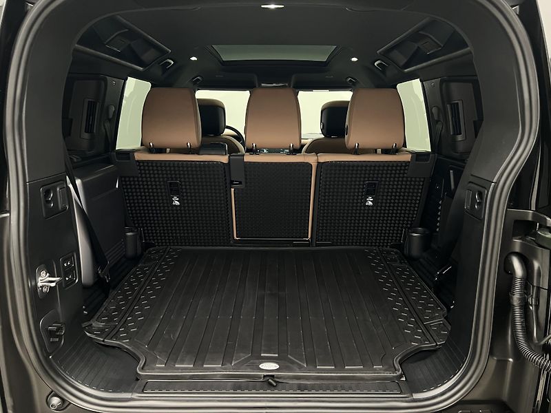 Land Rover Defender 110 D350 X-DYNAMIC HSE Aut.  - fotka 51 z 51