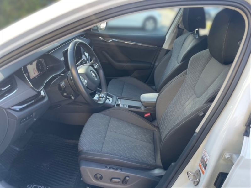 Škoda Octavia 1,5 e-TEC Style DSG - fotka 7 z 11