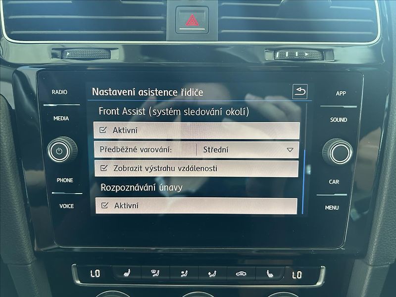 Volkswagen Golf 1,4   TSI 92kW,SOUND,SERVISKA - fotka 20 z 28