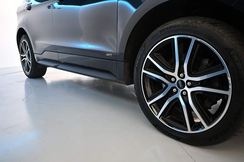 Ford Edge (2019) 2.0 ST-LINE 4x4 175KW LED ACC - fotka 43 z 48