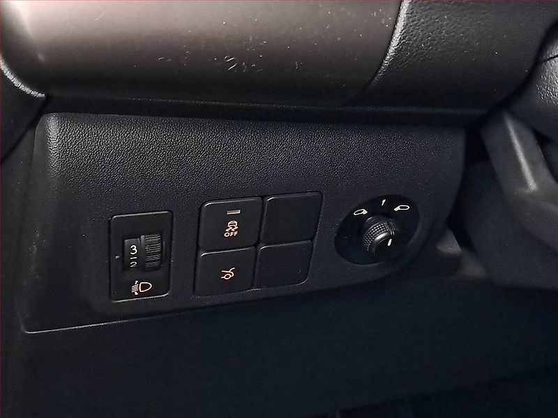 Peugeot 301 (2014) 1.2 VTi, nová STK, rezervace - fotka 13 z 13