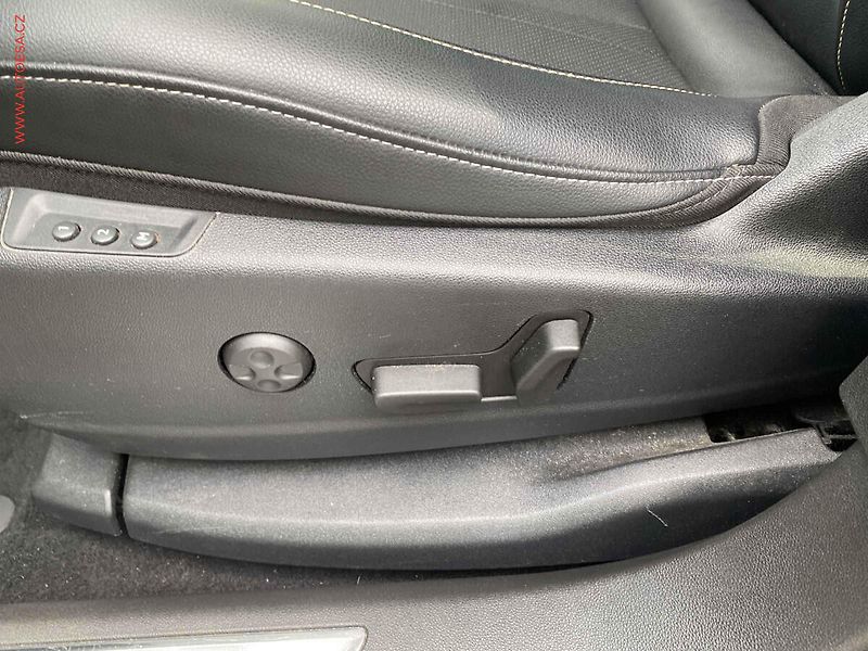 Opel Grandland X (2019) 1.2PT, Innovation, AT - fotka 14 z 18
