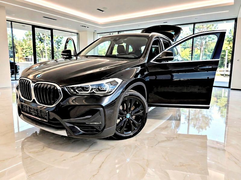 BMW X1 (2022) xDrive25e PHEV 162kW Plug in - fotka 1 z 43