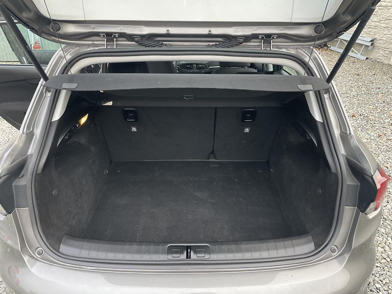 Fiat Tipo 1.4Ti-JET 120PS LPG LOUNGE TOP - fotka 124 z 187