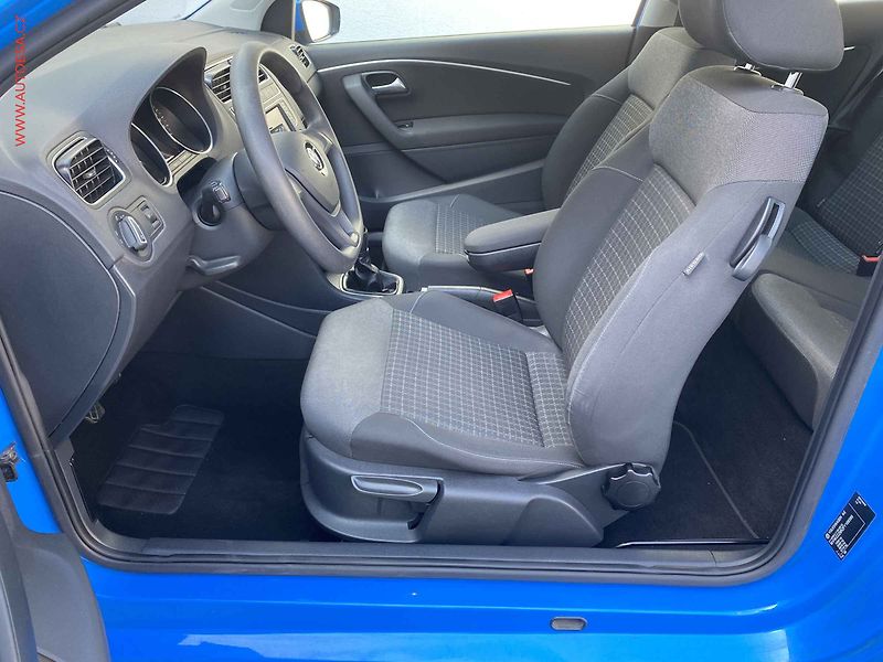 Volkswagen Polo (2014) 1.2 TSi, AC, kamera - fotka 9 z 18