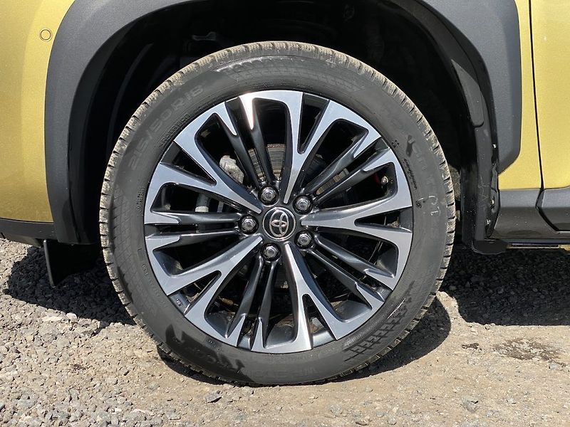 Toyota Yaris Cross 1.5HSD, ČR-1m, Executive, 4x4 - fotka 10 z 17