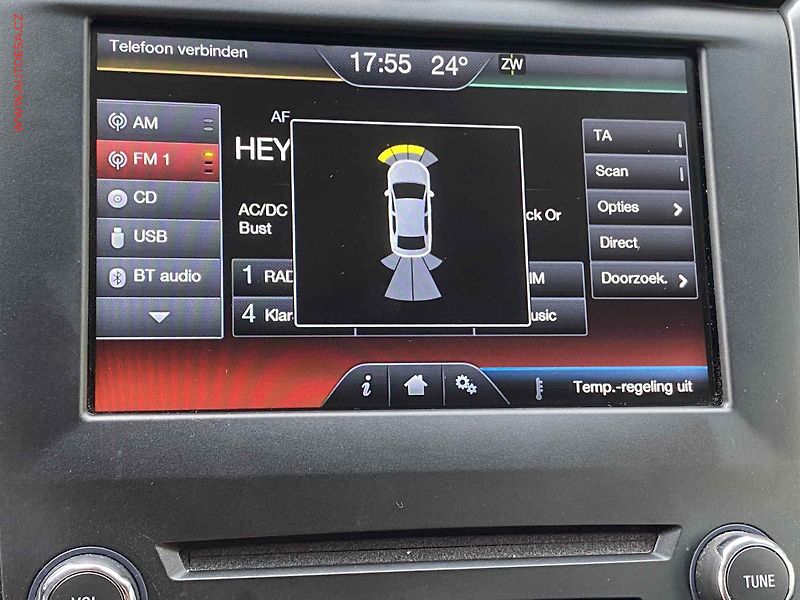 Ford Mondeo (2015) 2.0 TDCi, Titanium, park - fotka 18 z 18