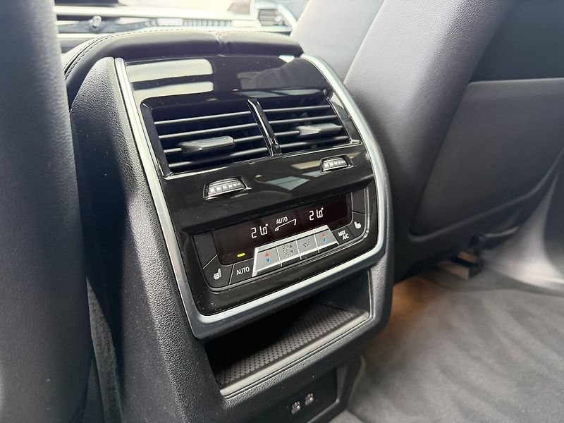 BMW X7 xDrive40d TOP stav - fotka 32 z 40