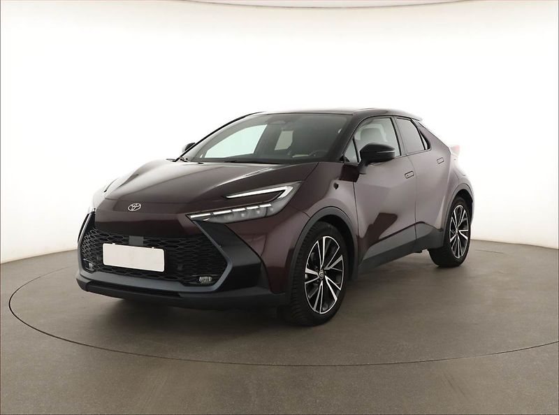 Toyota C-HR (2024) 1.8 Hybrid - fotka 2 z 20
