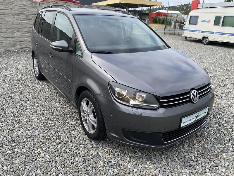 Volkswagen Touran 2.0TDi 140PS DSG TAŽNÉ - fotka 8 z 47