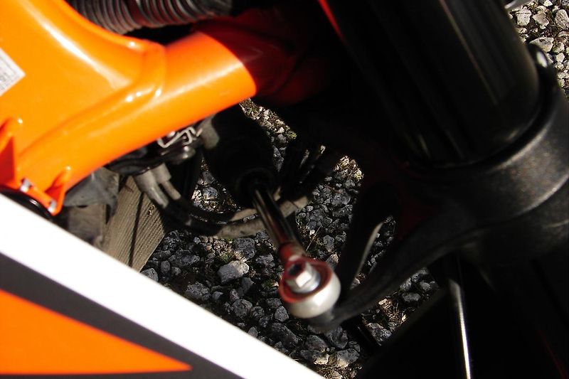 KTM 890 Duke R 121PS ČR 1. maj. - ZADÁNO! - fotka 32 z 34