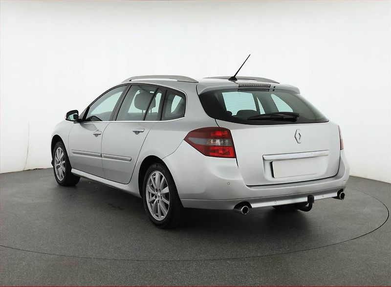 Renault Laguna (2011) 2.0 DCi, po STK, Tažné - fotka 4 z 19