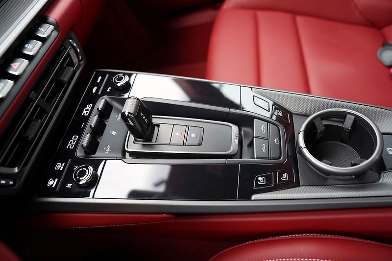 Porsche 911 Carrera 4/PDK/Sport chrono/21 - fotka 47 z 48