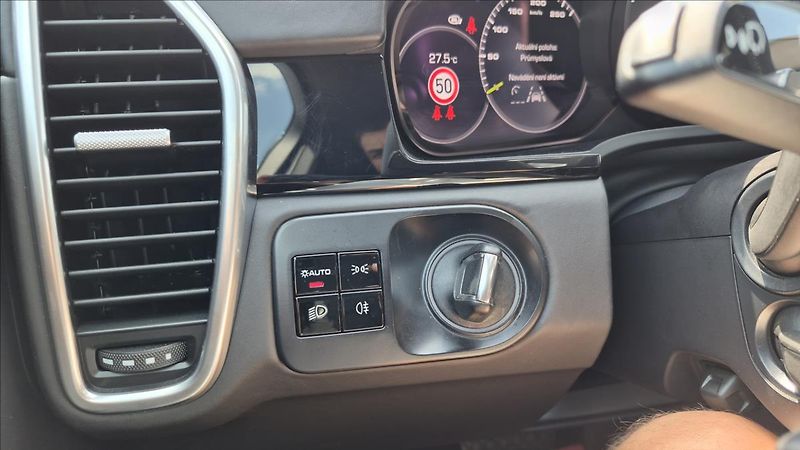 Porsche Cayenne 3,0 E-Hybrid 250Kw DPH coupe - fotka 19 z 29