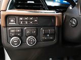 Chevrolet Suburban (2026) 6.2 V8 High Country 2026 - náhled 26