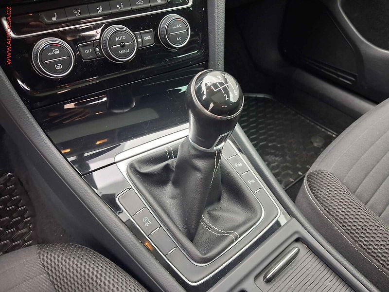 Volkswagen Golf (2014) 1.2 TSi, CUP, +alu kola - fotka 14 z 16