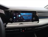 Volkswagen Golf (2024) Life 1.5 eTSI, digi klima - náhled 18
