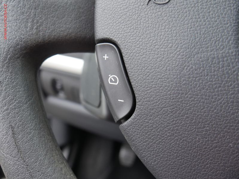 Renault Clio (2011) 1.2i, AC, temp - fotka 12 z 18