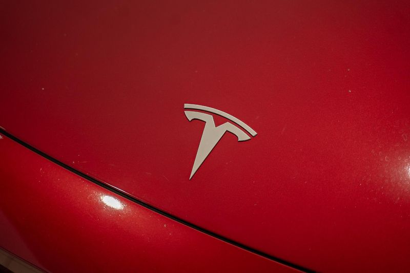 Tesla Model 3 (2024) PERFORMANCE HIGHLAND — DUAL  - fotka 6 z 24