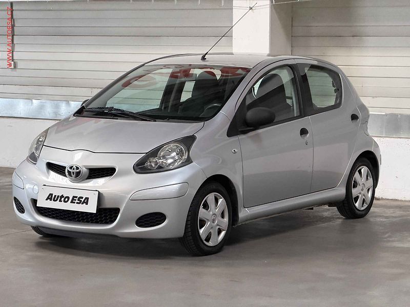 Toyota Aygo (2011) 1.0i, ČR, AC - fotka 3 z 15
