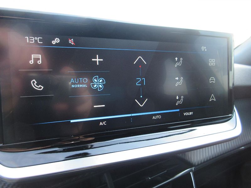 Peugeot 2008 STYLE PureTech 100 S&S MAN6 - fotka 24 z 36