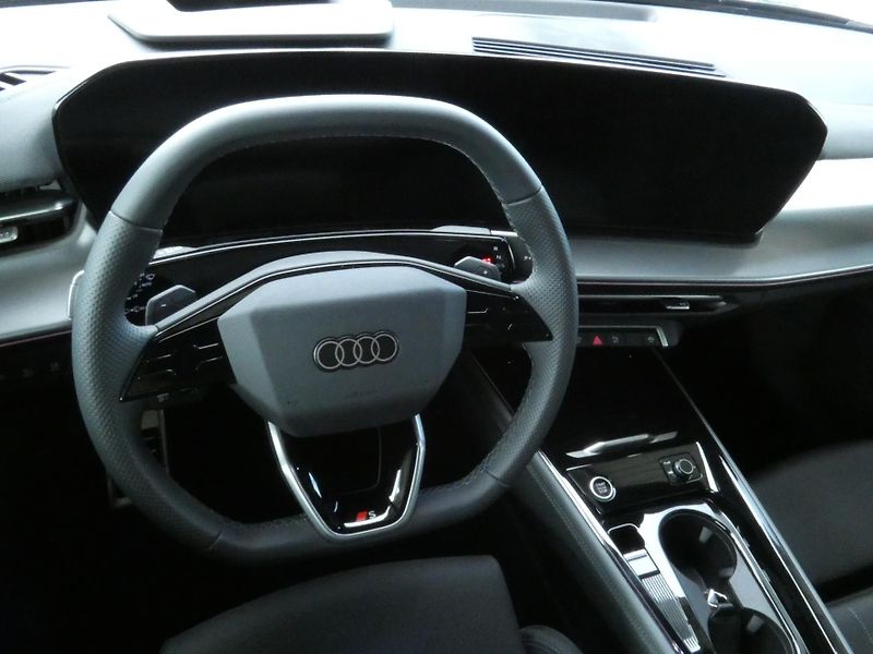 Audi Q3 (2026) S-Line e-hybrid 200 kW - fotka 17 z 29