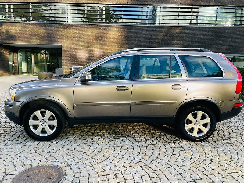Volvo XC90 2.4 D5 4x4 AUT SERVISKA TAŽNÉ - fotka 18 z 48