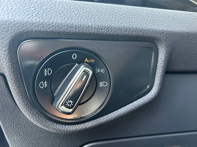 Volkswagen Touran (2023) 1.5 TSI 110kW LED manuál - fotka 10 z 30