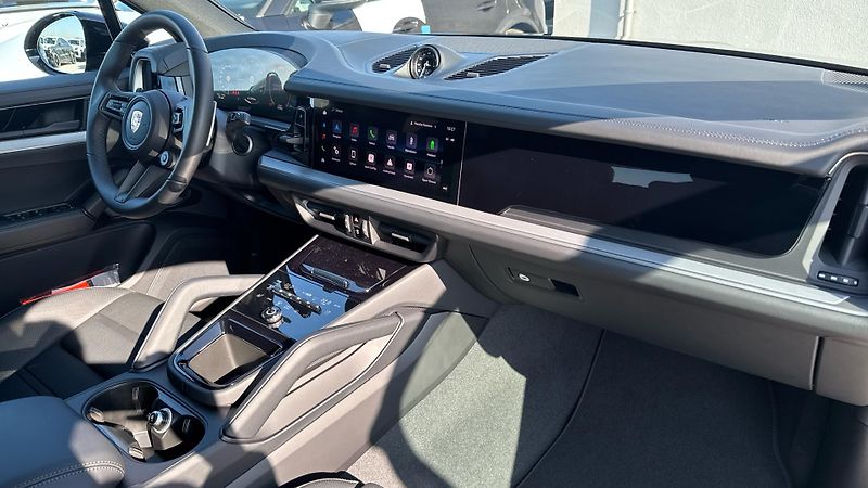 Porsche Cayenne E-Hybrid Black Edition - fotka 23 z 25