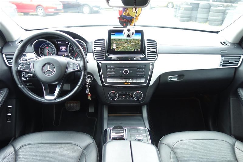 Mercedes-Benz GLE 350CDi 190KW,4 MAT.,KUPÉ. - fotka 17 z 39