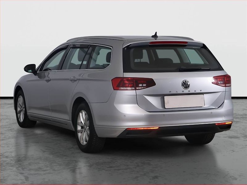 Volkswagen Passat (2020) 2.0 TDI, Automat, Navi - fotka 4 z 28