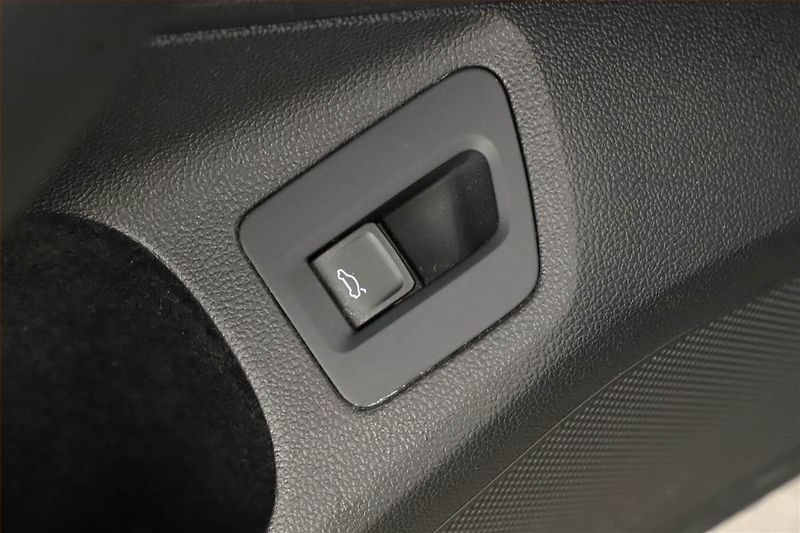 Volkswagen Passat (2021) 2.0 TDI, Automat, Kůže, Navi - fotka 10 z 20