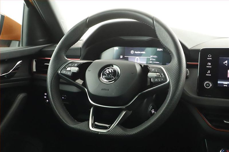 Škoda Kamiq (2024) 1.0 TSI, Drive - fotka 12 z 14